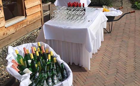 Verzorging en fraaie presentatie van drinken door Mercurius Catering
