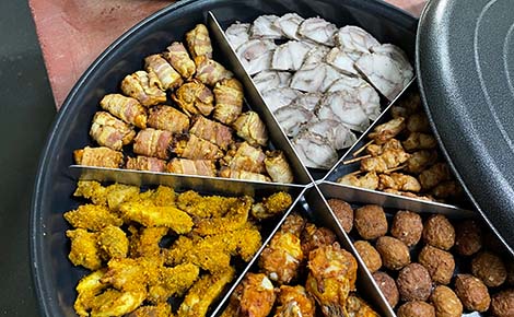 Partypan met diverse hapjes Mercurius Catering