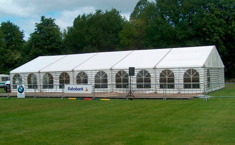 Kadertent; opgezet en verhuurd door Mercurius Catering